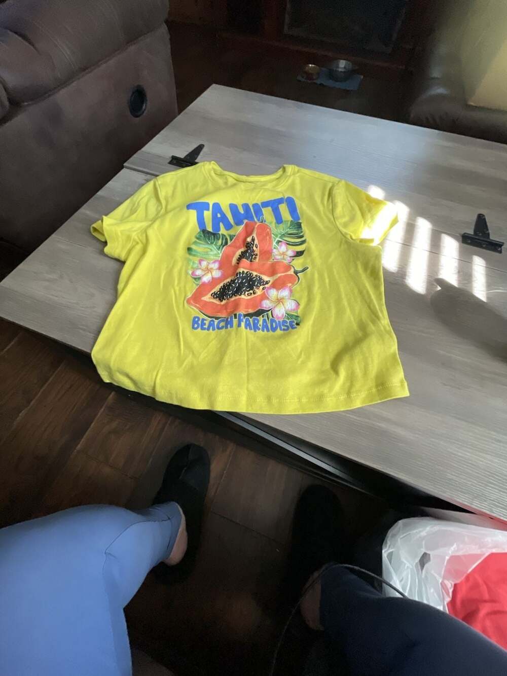 No Boundaries Tahiti Graphic T-Shirt Size XL (16-18) Yellow